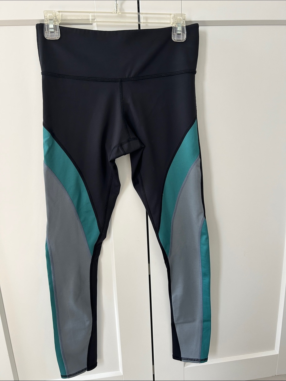 Nola High-Waist Colorblock Active Leggings - Black & Teal & Gray